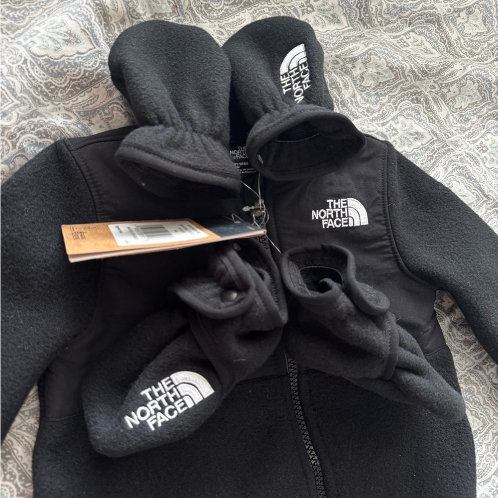 The North Face Black Fleece Kids Footie One Piece with mittens and booties - Picture 2 of 3